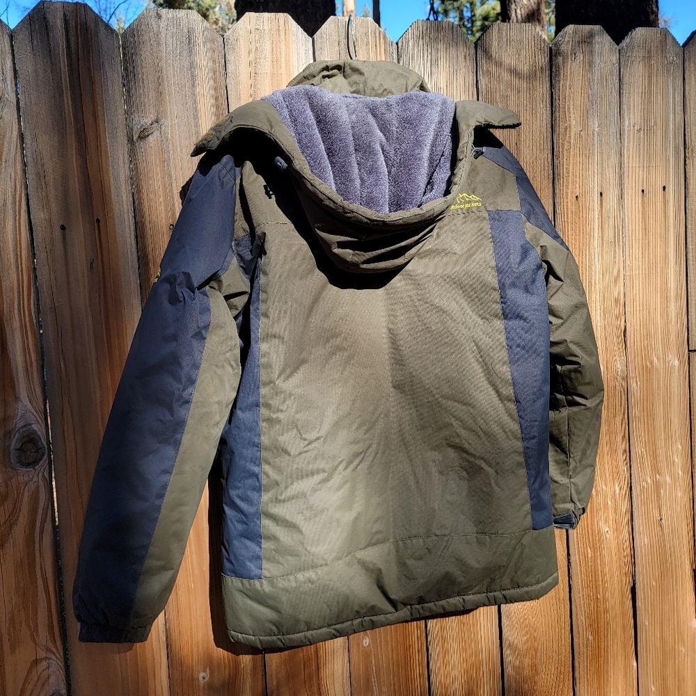 Outdoor Jacket - Picture 7 of 8